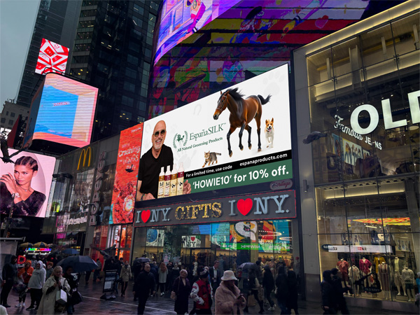 EspanaSILK Visits Times Square!